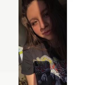 Meet your Posher, Adriana